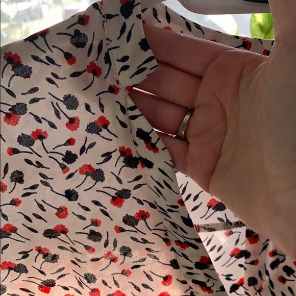 LUSH | Tunic Blouse with V-neck - Picture 2 of 9